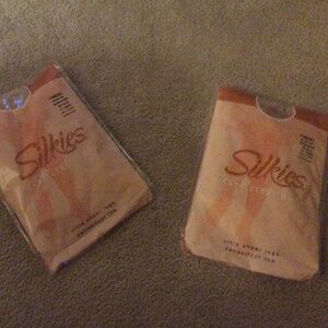 Two Silkies Control Top Ultra Sheer Legs Sandalfoot Toe Pantyhose Nude Size M